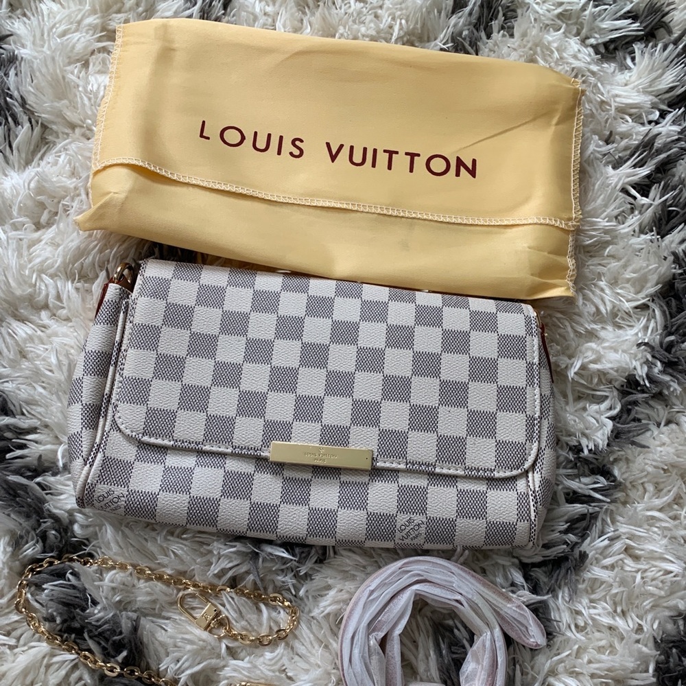 Luxury checkered look-alike shoulder bag